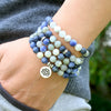 Bracelet mala en Sodalite et pierres de lune - l'atelier d'eos